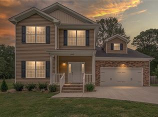 652 Ambrose St, Chesapeake, VA 23322