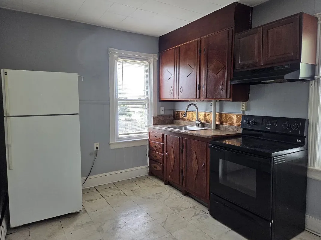 320 Cleveland, Trenton — Photo 1