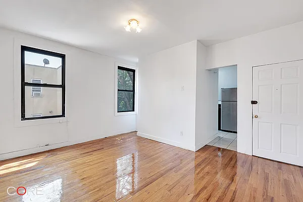 Rented by CORE | media 9