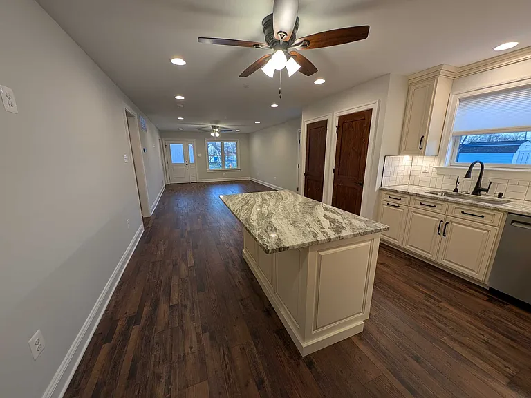 1341 E Riverside Ave — Photo 15