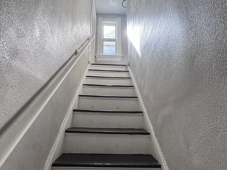 533 Wyoming St — Photo 4
