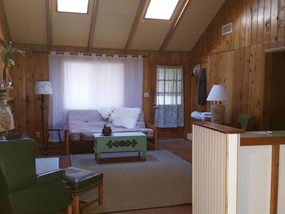 2nd image of 1159 N Moonridge Dr