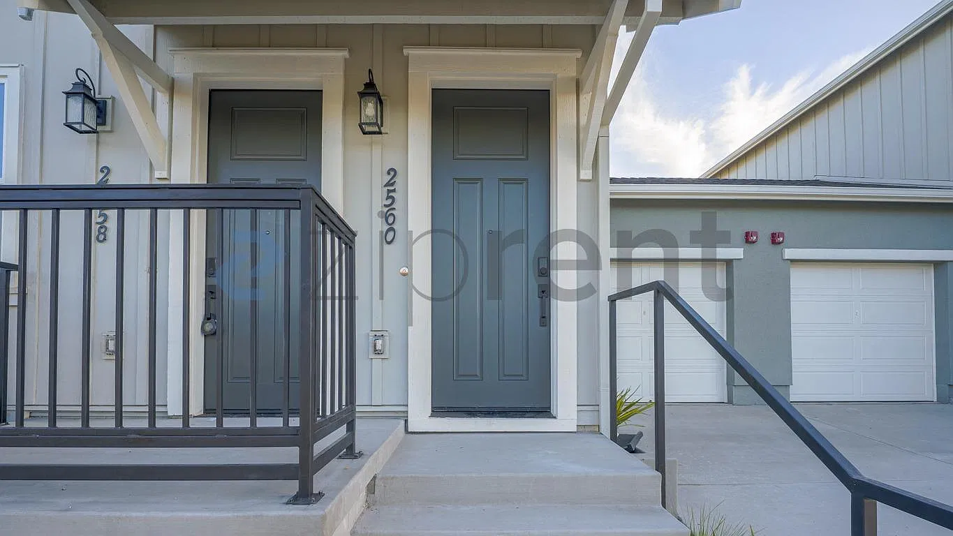 2 bed, 987 sqft, $1,995 — Photo 4