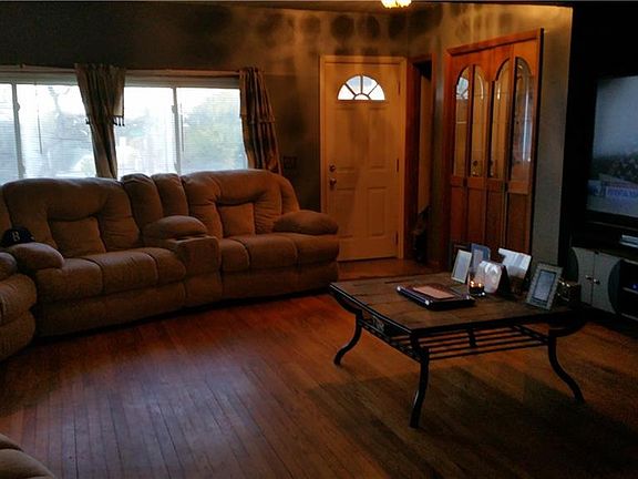 2nd image of 306 Boyden St