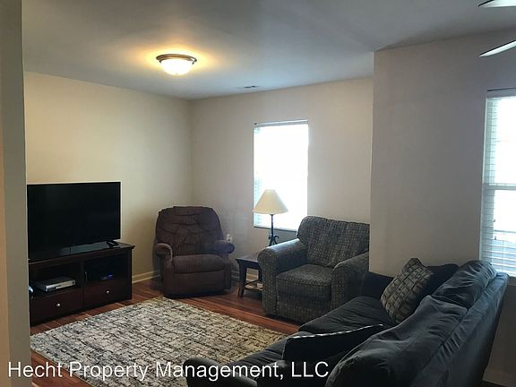5th image of 305 Gibson Park Dr