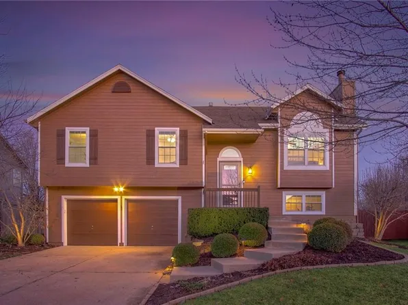 16337 S Church St, Olathe, KS 66062