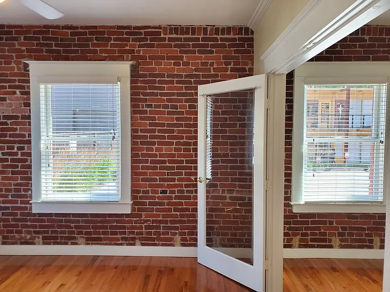 810 NE Couch St — Photo 3