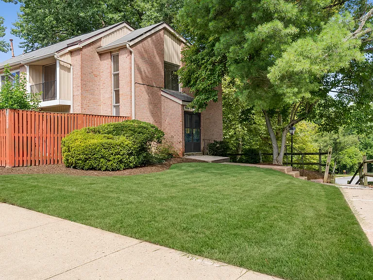 10650 Green Mountain Cir — Photo 3