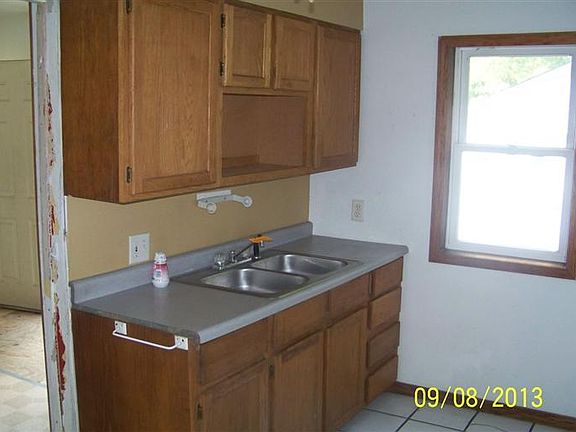 4th image of 3242 N Lake Park Ave