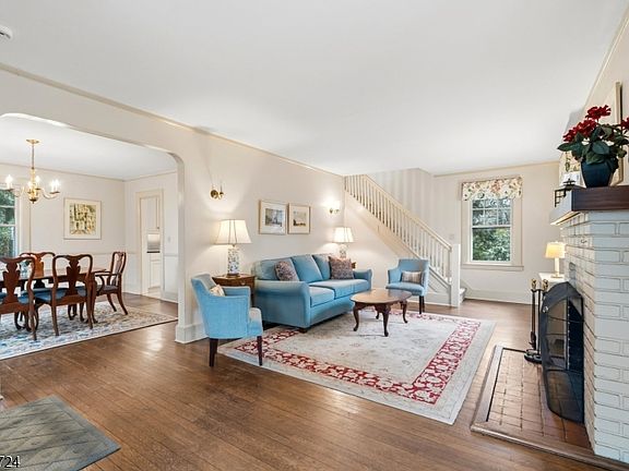 2nd image of 97 Harding Rd