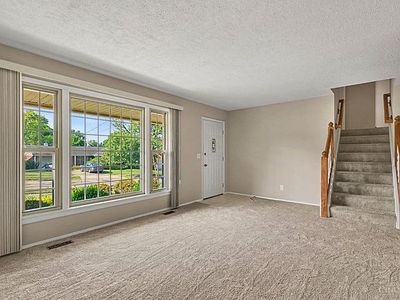 3rd image of 5494 Cleander Dr