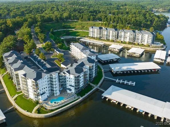 183 Upper Monarch Cove Dr Unit 3D, Lake Ozark, MO 65049