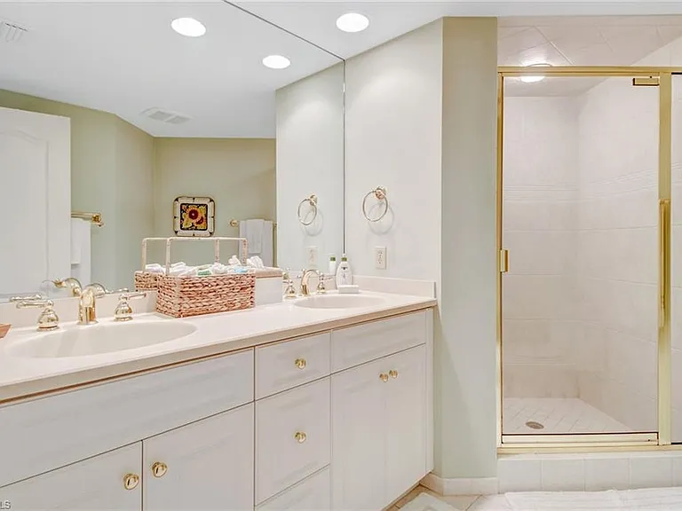 4041 Gulf Shore Blvd N #7 — Photo 24