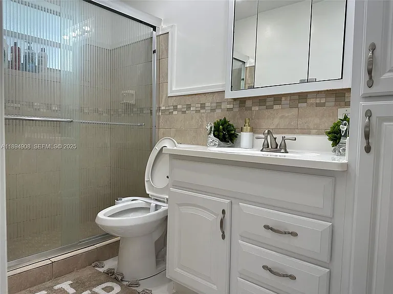 4531 SW 42nd Ter — Photo 14