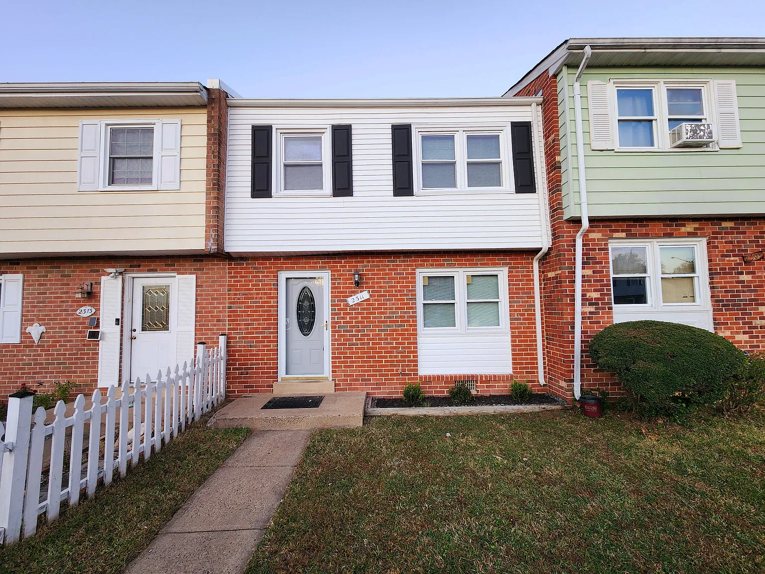 3 bed, 2.5 bath, 1320 sqft, $2,500 — Photo 1