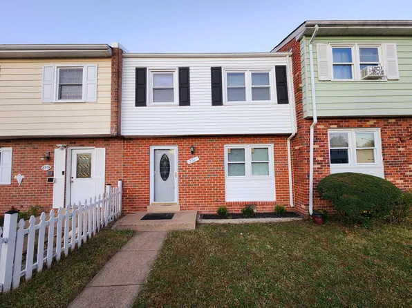 2311 McClellan Ct, Dumfries, VA 22026