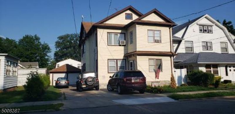 1st image of 399-401 E 39th St #2