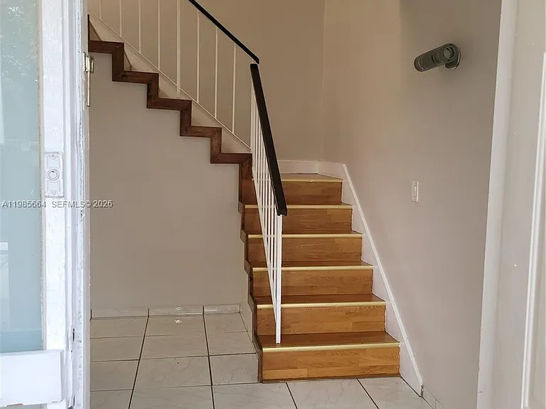 14389 Kendale Lakes Cir #14389 — Photo 8