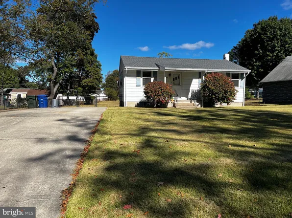 5 Center Ave, Burlington, NJ 08016