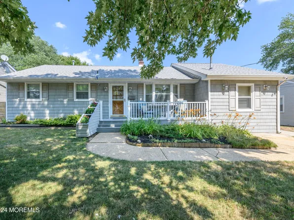 621 Turner Drive, Belford, NJ 07718