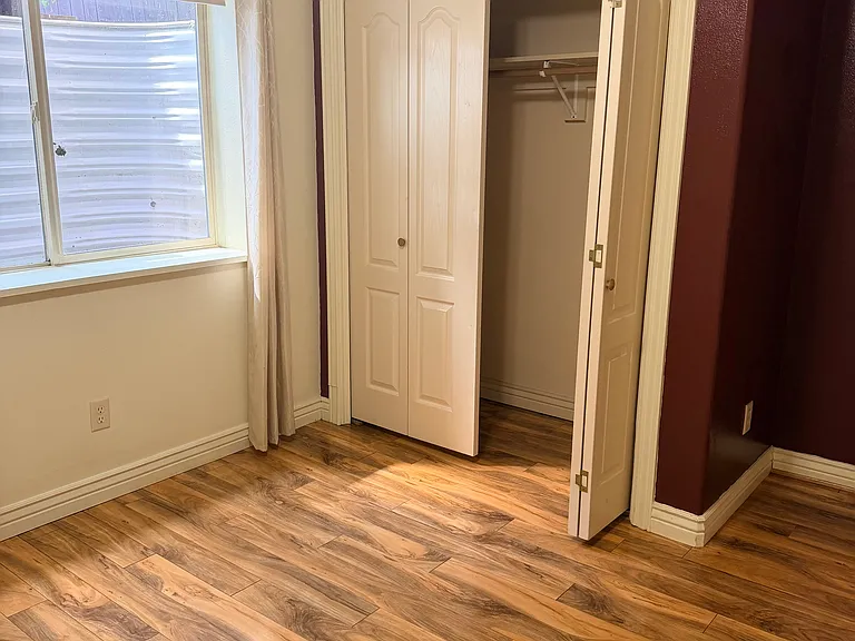 551 Kodiak Cir — Photo 13