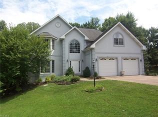 1313 Greenmont Valley Dr, Vienna, WV
