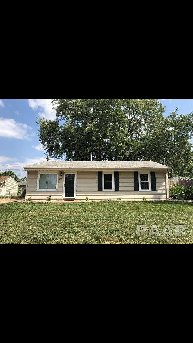 2818 N Sterling Ave photo 1