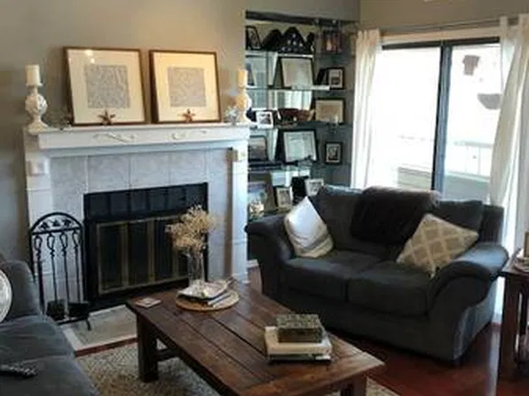 212 W 10th St, Charlotte, NC 28202