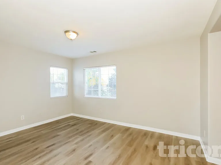 41808 Davidson St — Photo 11