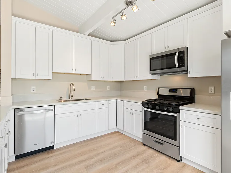 4020 Fond Du Lac Ave — Photo 6