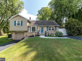 209 Limestone Ln, Willow Grove, PA 19090