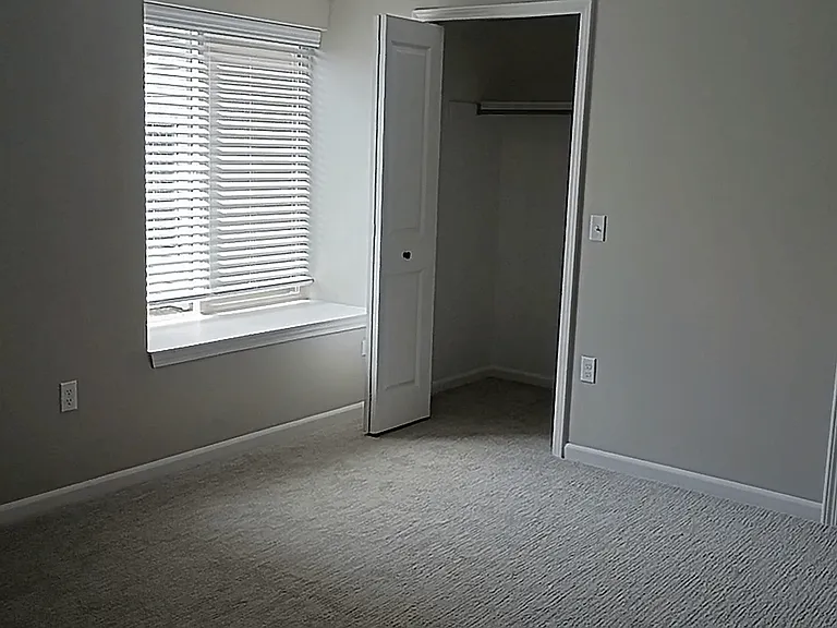 Prentiss Pointe Apartments — Photo 346