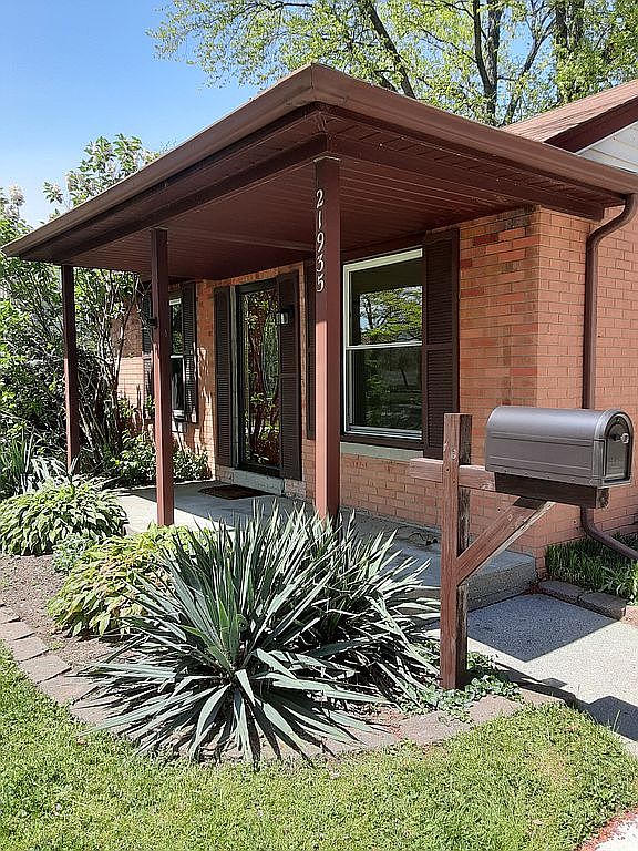 21935 Lange St, Saint Clair Shores, MI 48080 Zillow