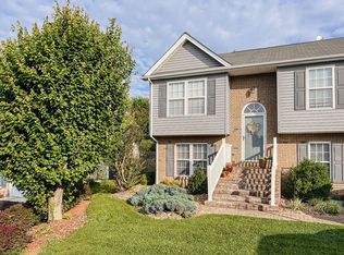 35 Camellia Ln NW, Christiansburg, VA 24073