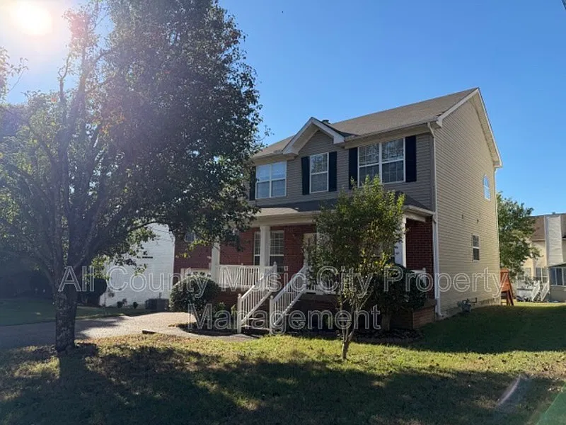 4 bed, 3.0 bath, 2414 sqft, $2,395 — Photo 2
