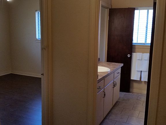 Remodeled full bathroom.