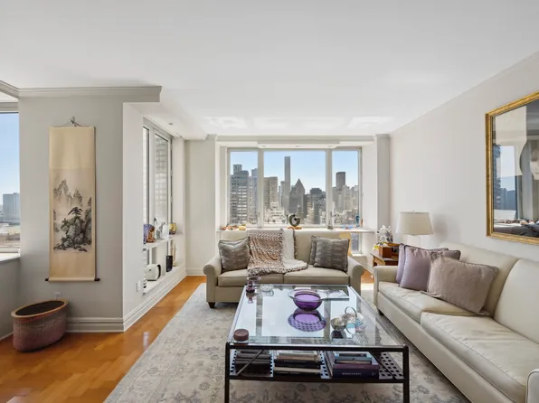 401 East 60th Street image 1 of 13