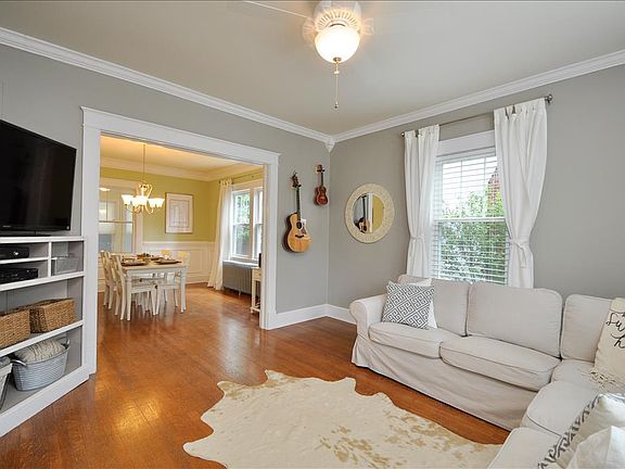 5th image of 907 Charlotte St