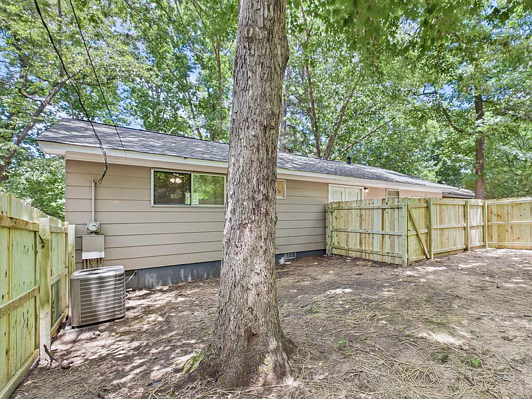 29 Rosewood Dr-5_07012026
