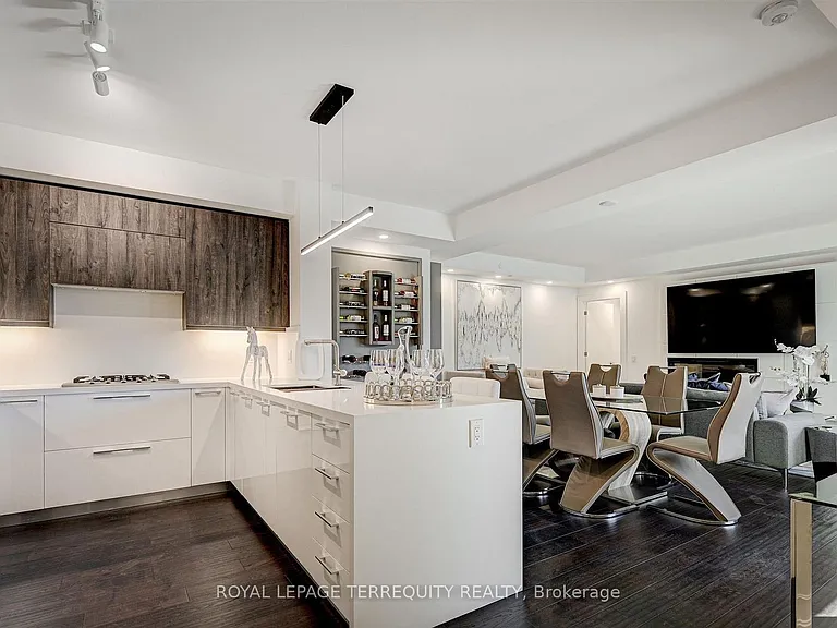 3 Southvale Dr #401 — Photo 10