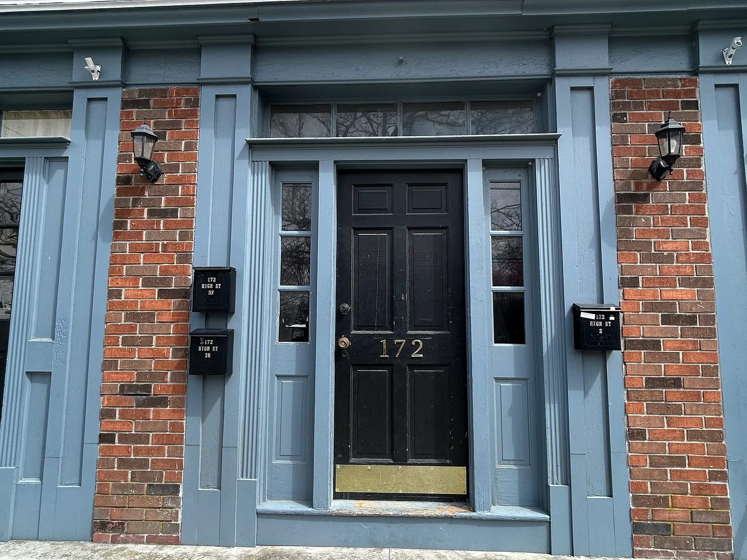 3 bed, 1200 sqft, $2,600 — Photo 2