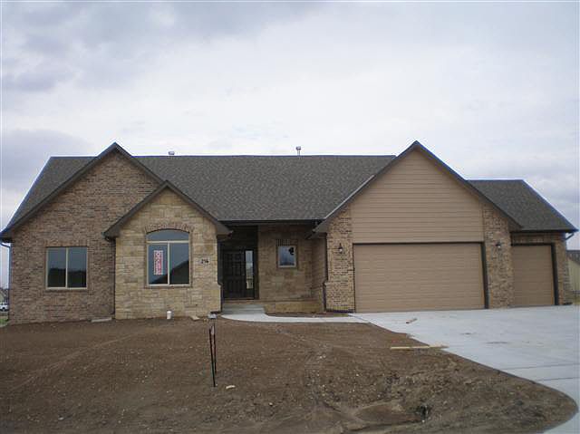 1st image of 216 Sienna Dr