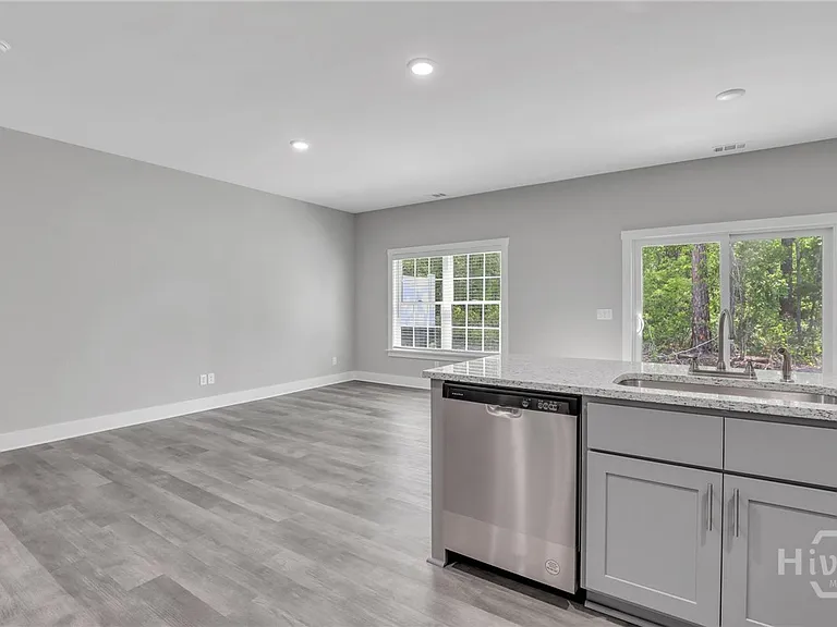 105 Sherwood Ct #3 — Photo 6