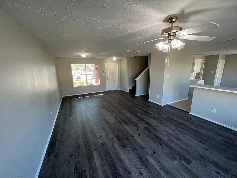 19451 Nasworthy Dr — Photo 21