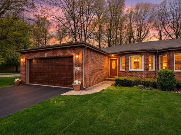 1242 Griffin Lake Ave, Chesterton, IN 46304