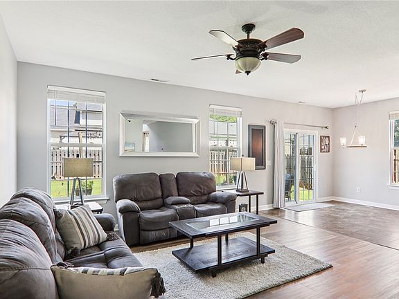 5th image of 236 Worcester Ln
