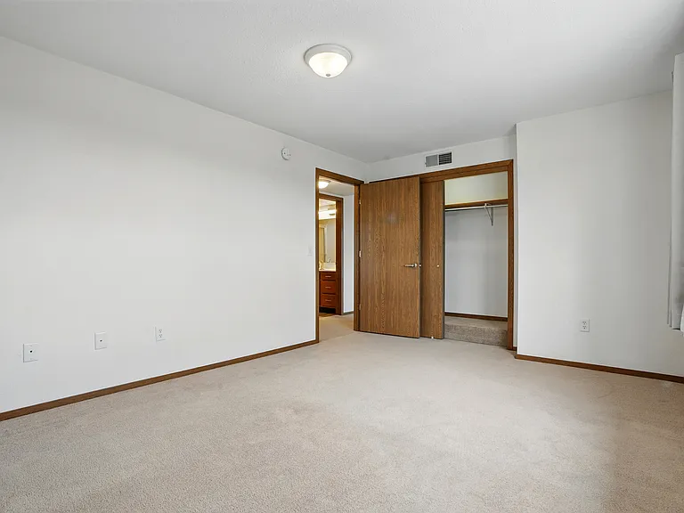 Westgate Apartments — Photo 37
