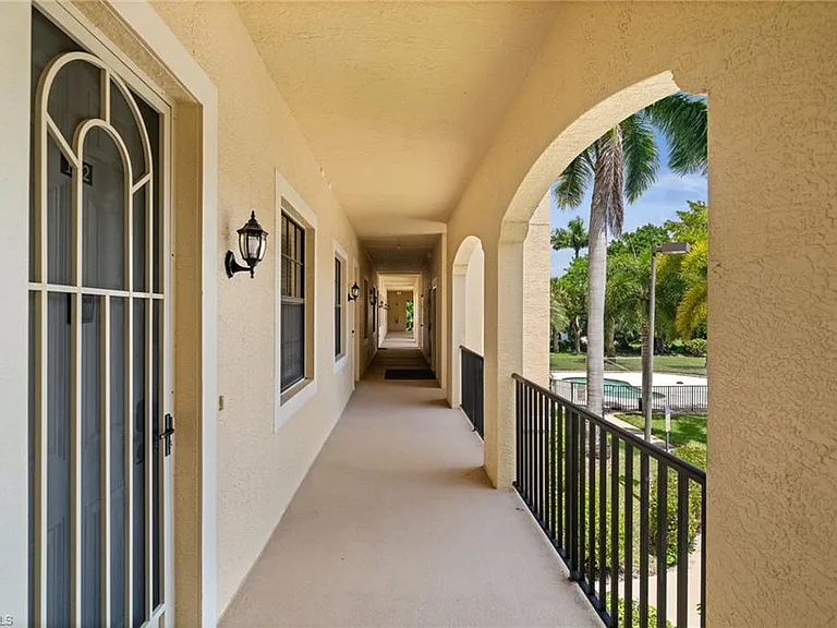 15121 Laguna Dr #102 — Photo 27
