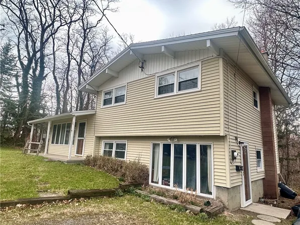 35 Ward Ave, Silver Creek, NY 14136