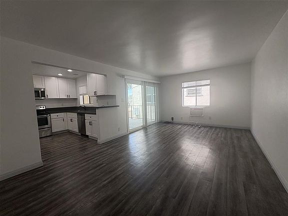 5th image of 1518 E 3rd St APT 23